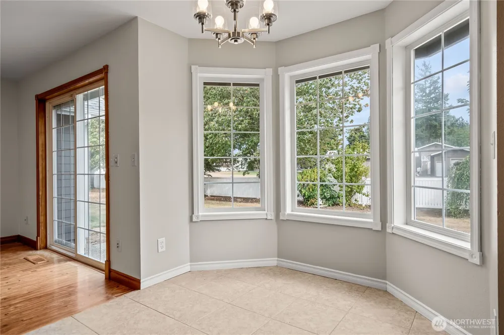 1160 Cascade Court Lynden, WA 98264