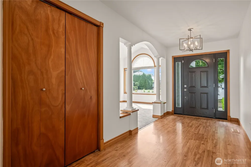 1160 Cascade Court Lynden, WA 98264