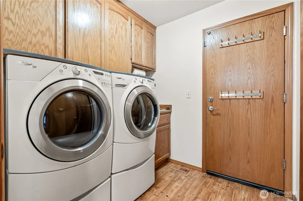 1160 Cascade Court Lynden, WA 98264