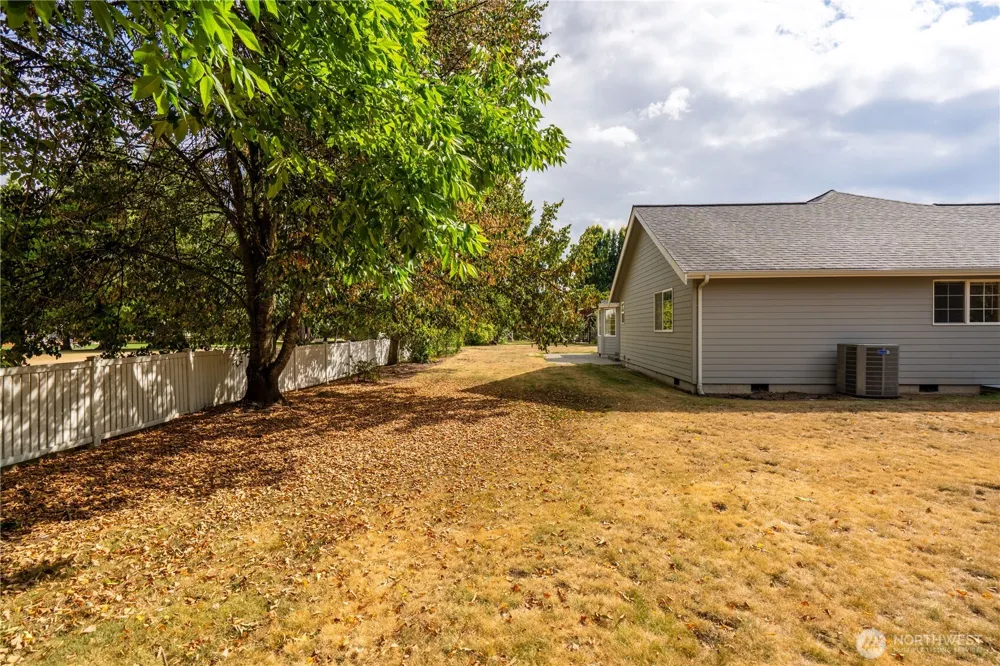 1160 Cascade Court Lynden, WA 98264