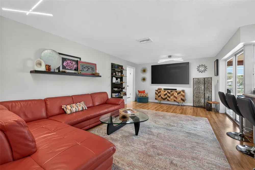 4461 38TH WAY S St Petersburg, FL 33711