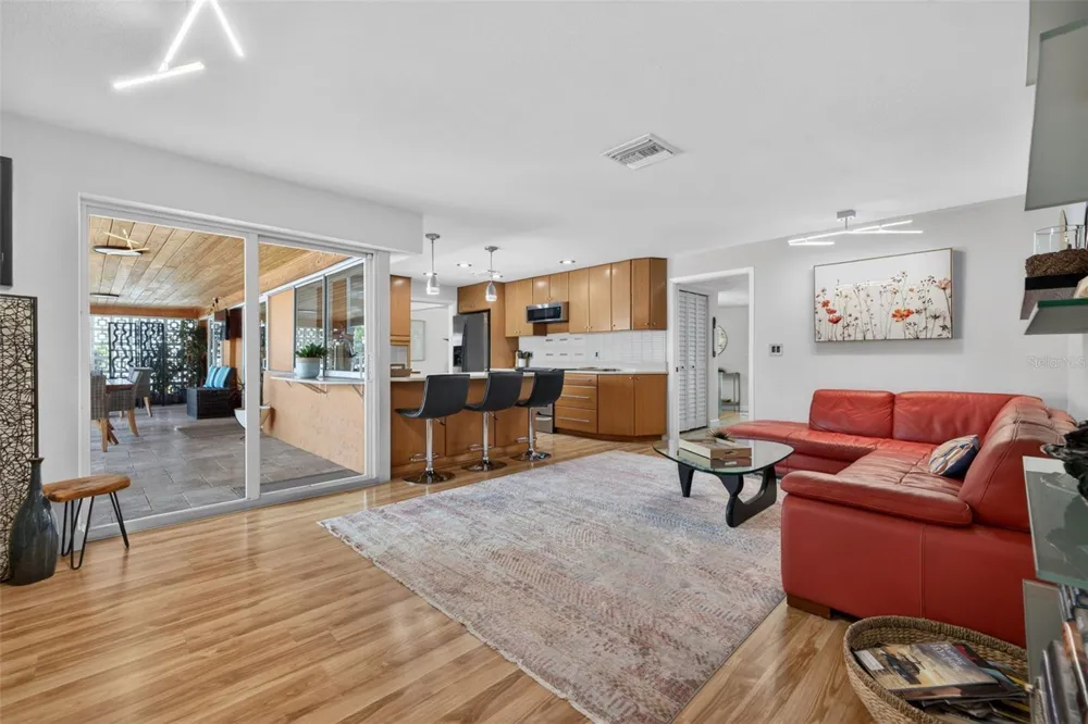 4461 38TH WAY S St Petersburg, FL 33711