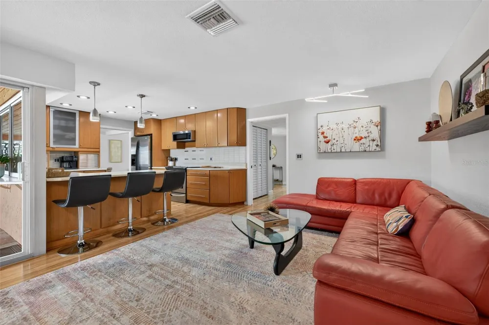 4461 38TH WAY S St Petersburg, FL 33711
