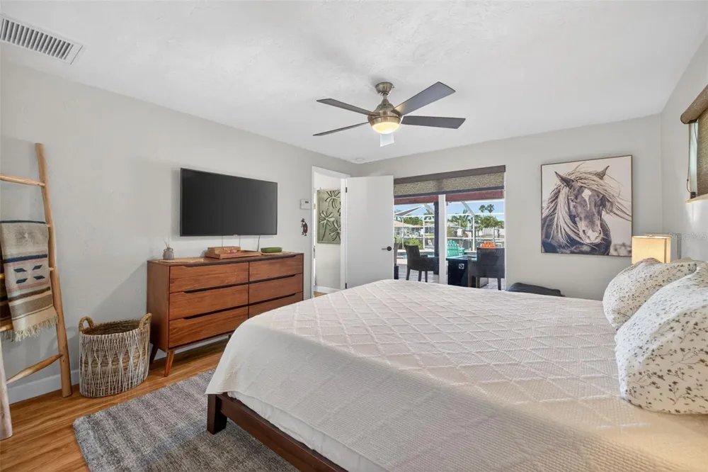 4461 38TH WAY S St Petersburg, FL 33711