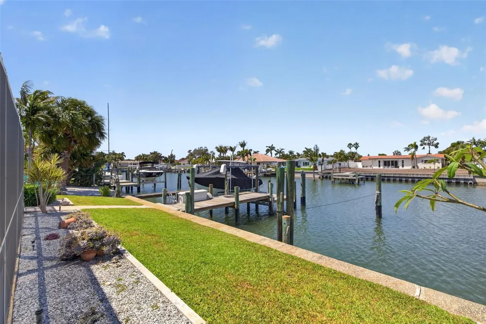 4461 38TH WAY S St Petersburg, FL 33711