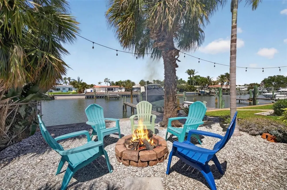 4461 38TH WAY S St Petersburg, FL 33711