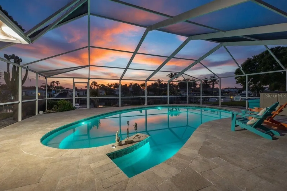 4461 38TH WAY S St Petersburg, FL 33711