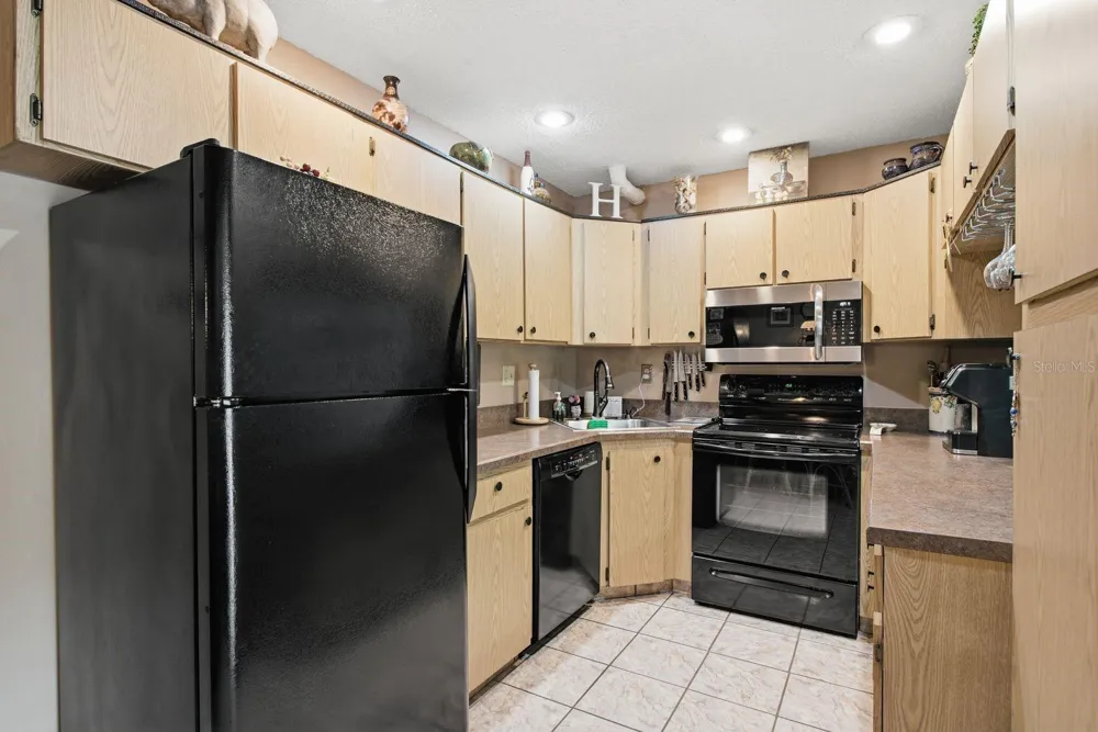 1345 PINE RIDGE CIRCLE E #A2 Tarpon Springs, FL 34688