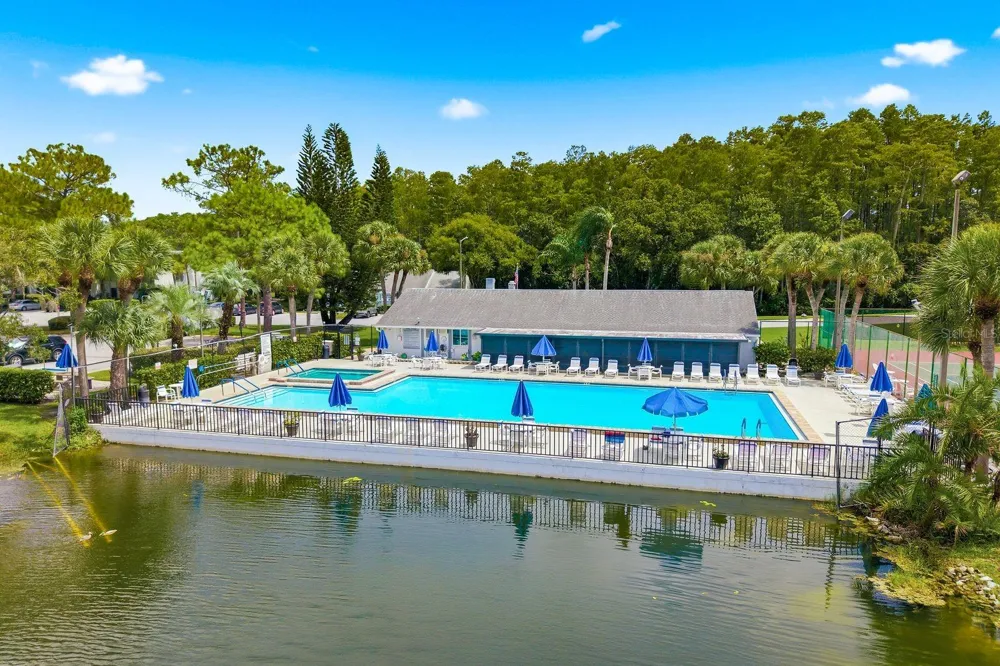1345 PINE RIDGE CIRCLE E #A2 Tarpon Springs, FL 34688