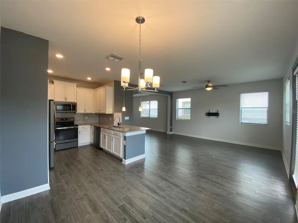 1218 PAYNE STEWART DRIVE Davenport, FL 33896