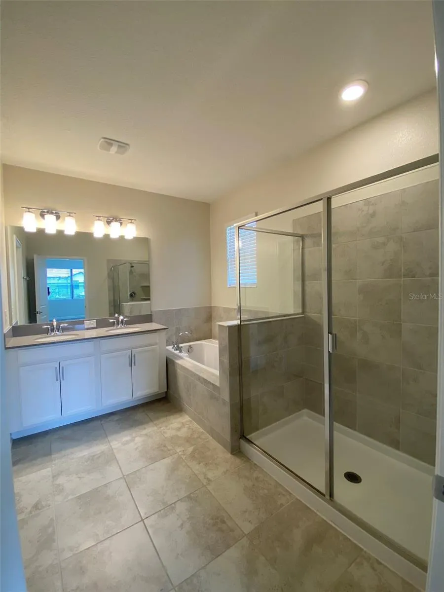 1218 PAYNE STEWART DRIVE Davenport, FL 33896
