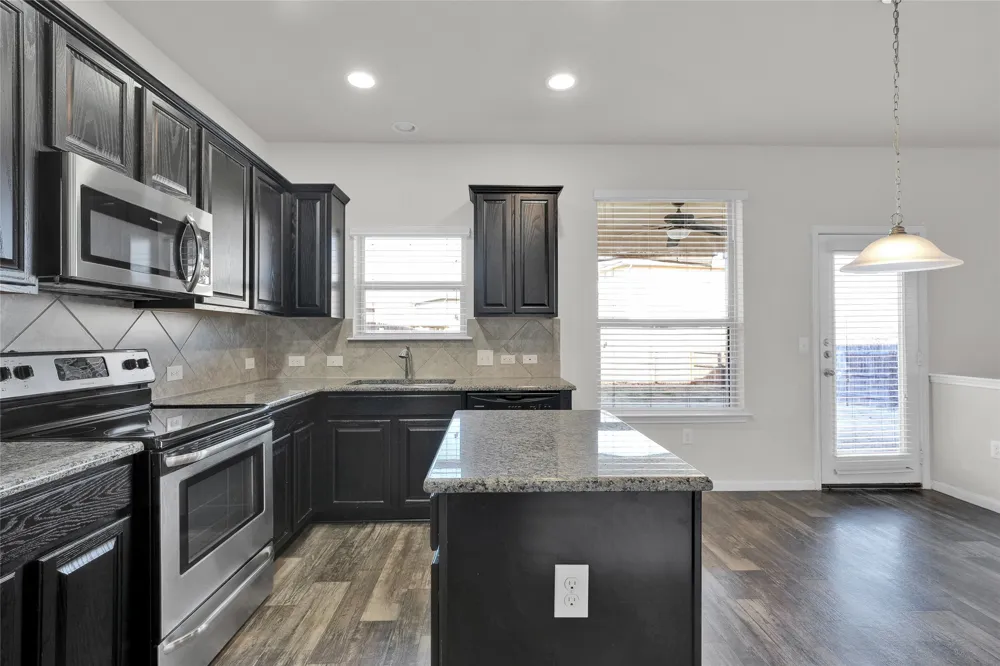 517 Pinnacle Drive Georgetown, TX 78626