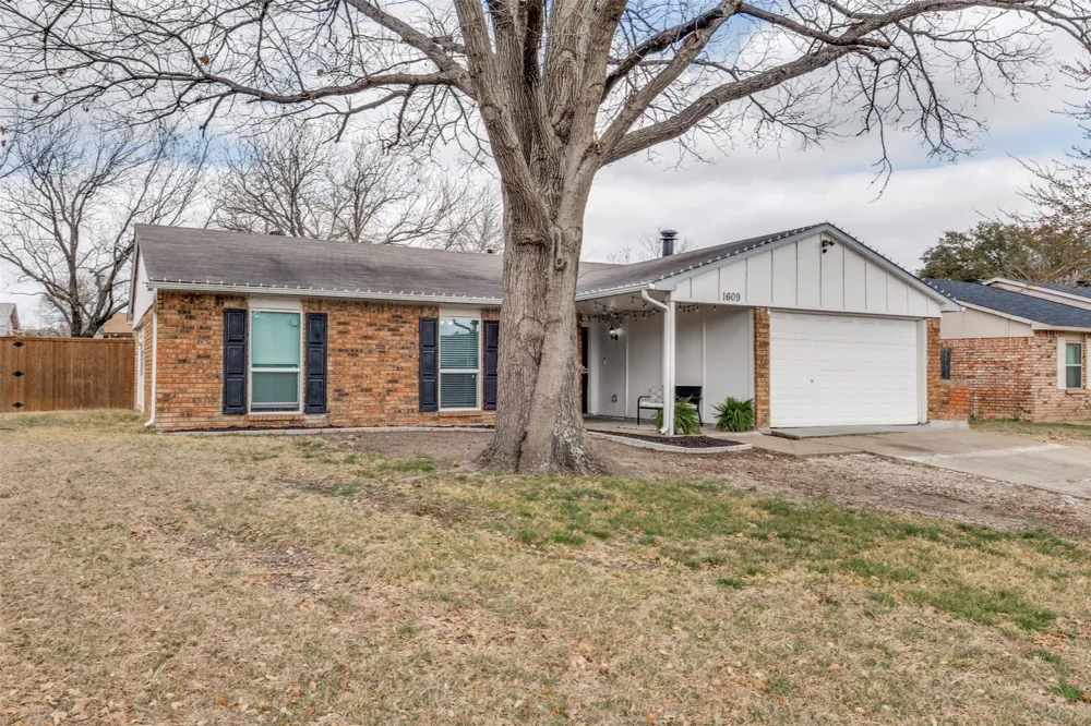 1609 Lyric Drive Garland, TX 75040