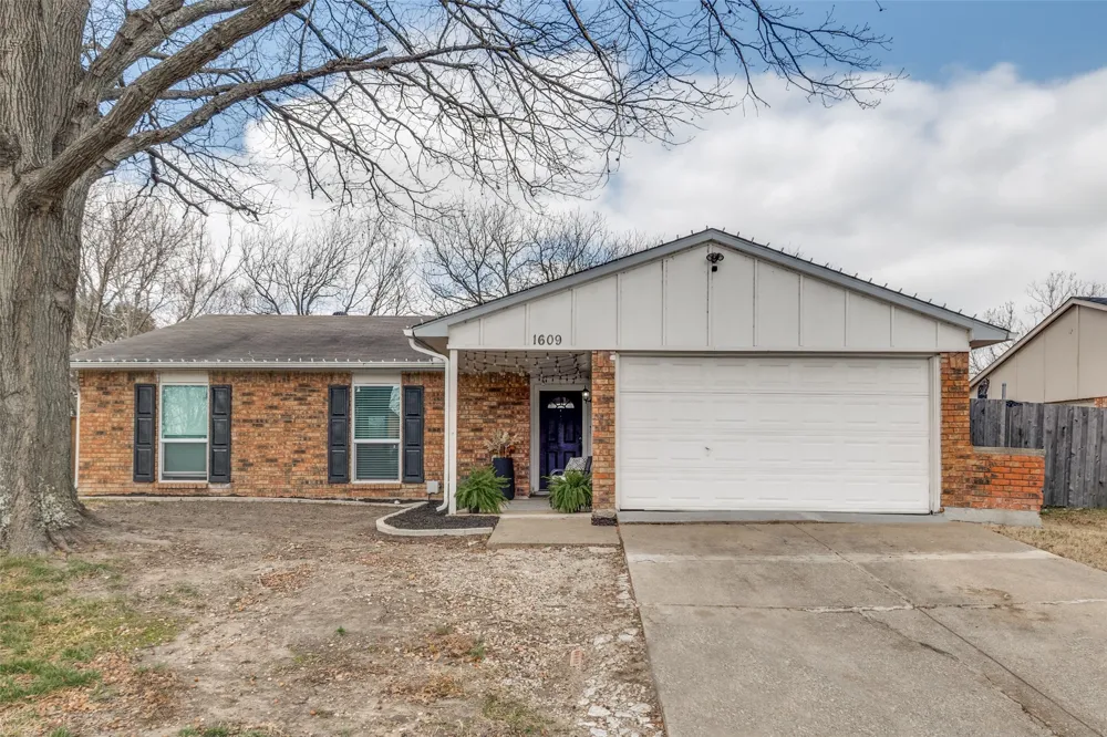 1609 Lyric Drive Garland, TX 75040