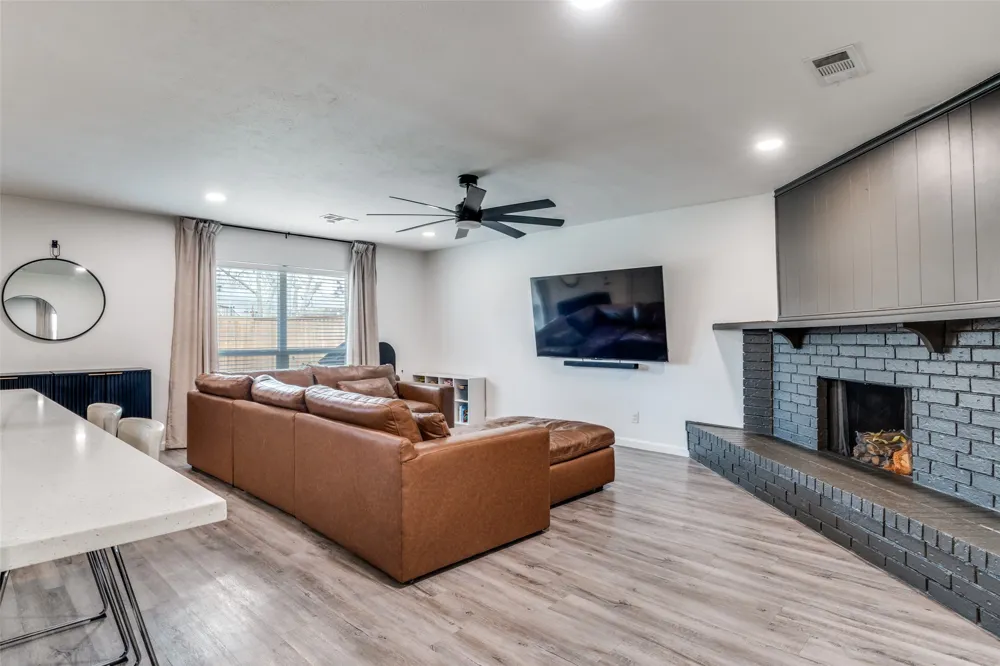 1609 Lyric Drive Garland, TX 75040