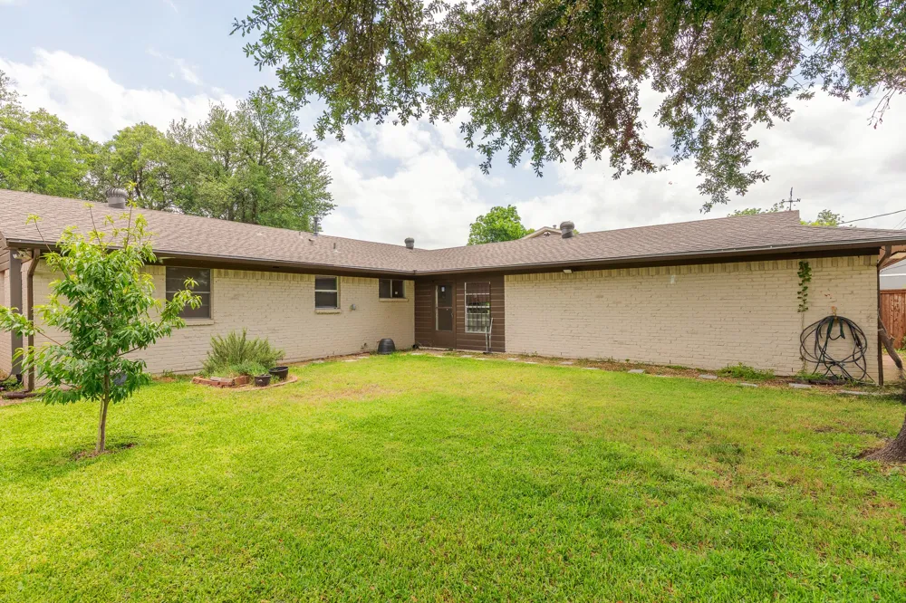 11245 Buchanan Drive Dallas, TX 75228