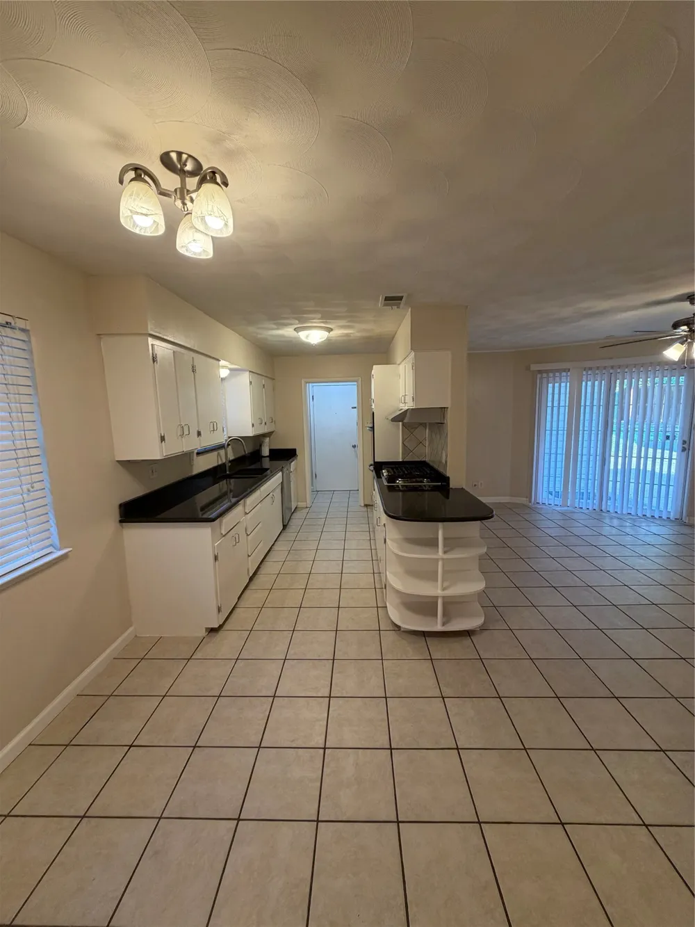 2323 Springhill Drive Dallas, TX 75228