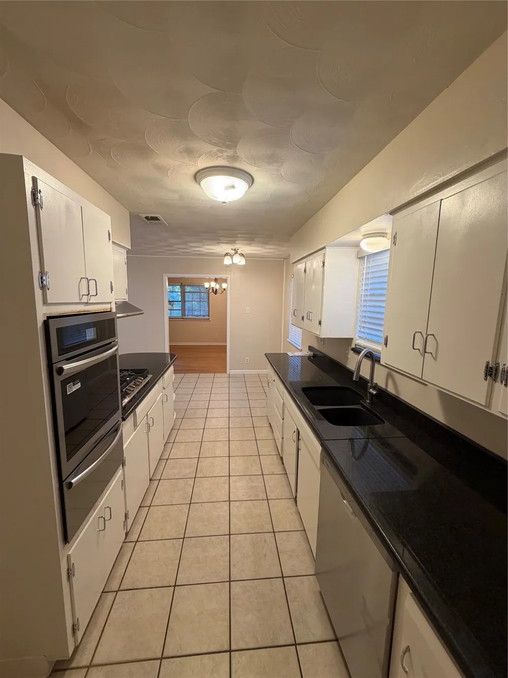 2323 Springhill Drive Dallas, TX 75228