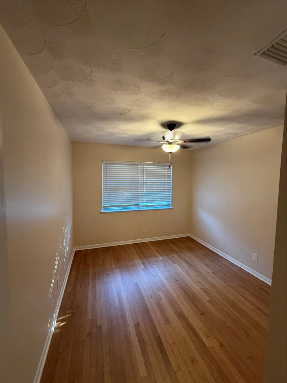 2323 Springhill Drive Dallas, TX 75228