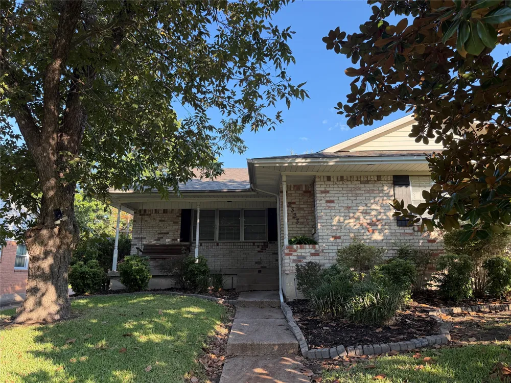 2323 Springhill Drive Dallas, TX 75228