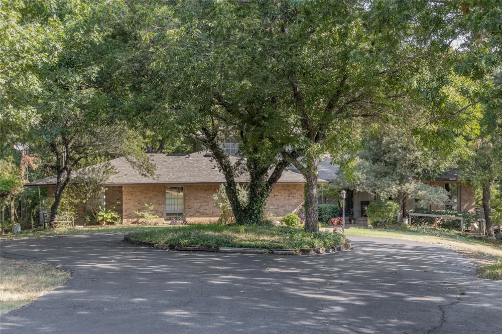 4381 Loy Lake Road Sherman, TX 75092