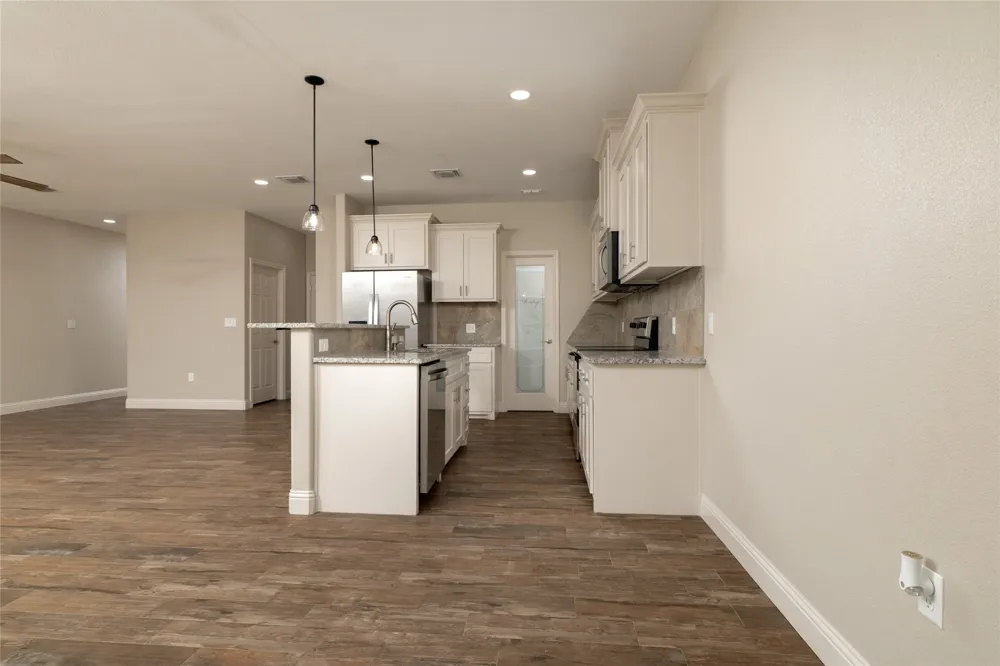 405 Titus Drive Springtown, TX 76082