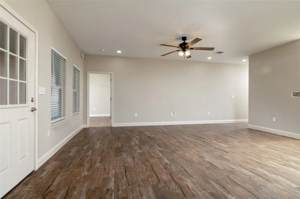 405 Titus Drive Springtown, TX 76082