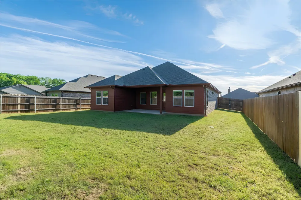 405 Titus Drive Springtown, TX 76082