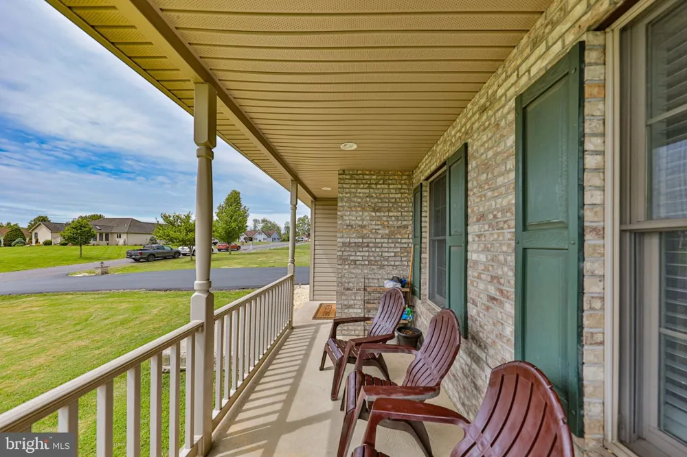 42 LOUIS CIRCLE Drums, PA 18222