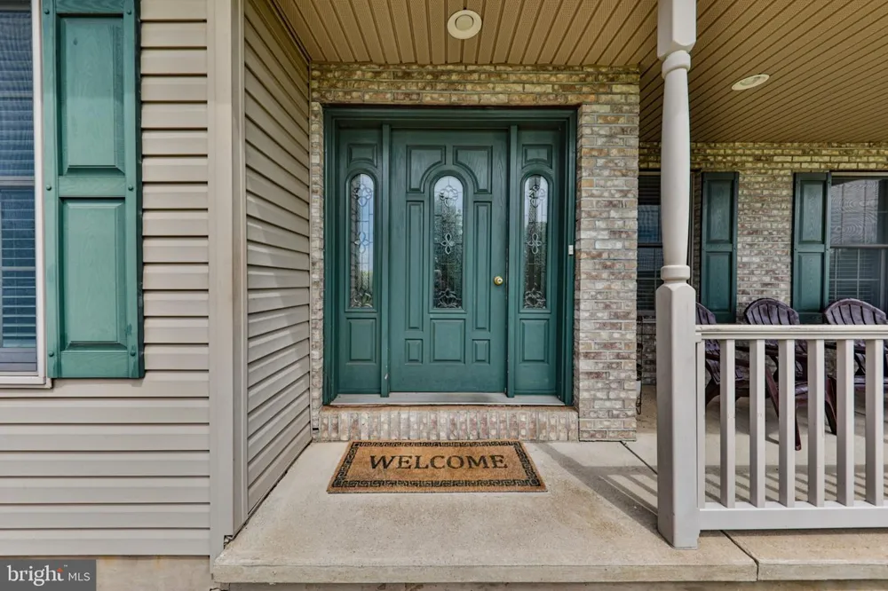 42 LOUIS CIRCLE Drums, PA 18222