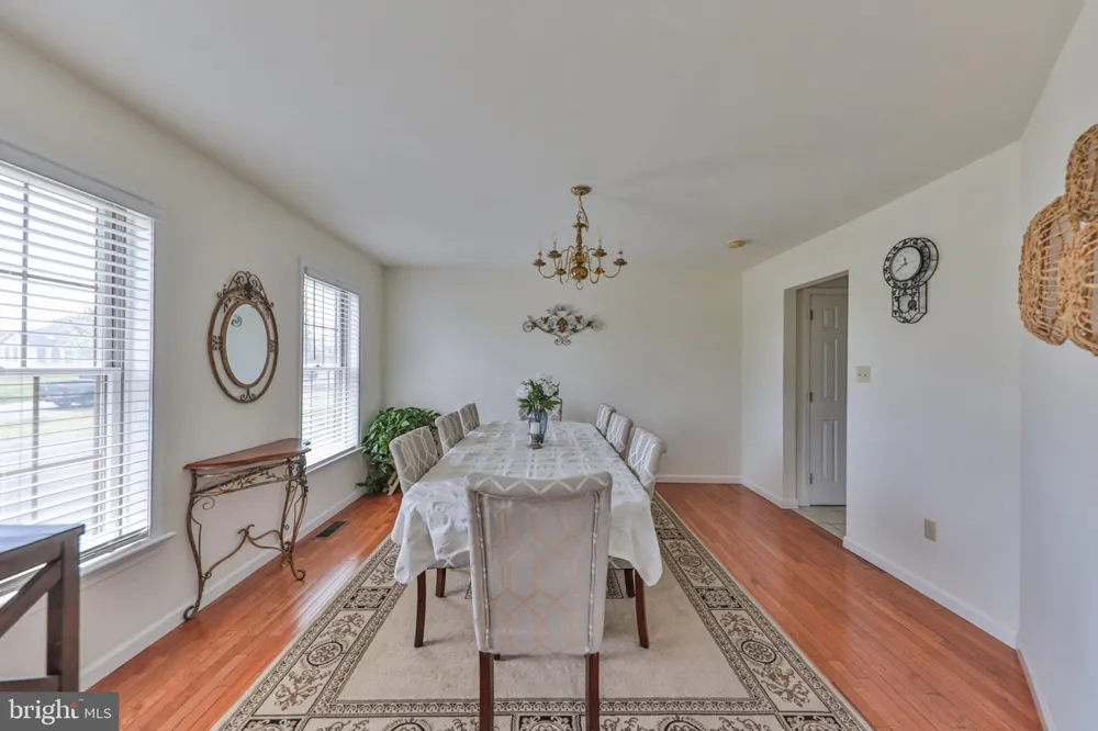 42 LOUIS CIRCLE Drums, PA 18222
