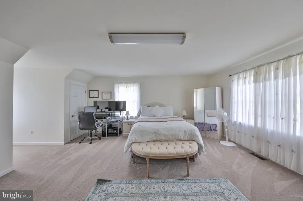 42 LOUIS CIRCLE Drums, PA 18222