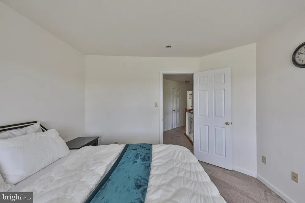 42 LOUIS CIRCLE Drums, PA 18222