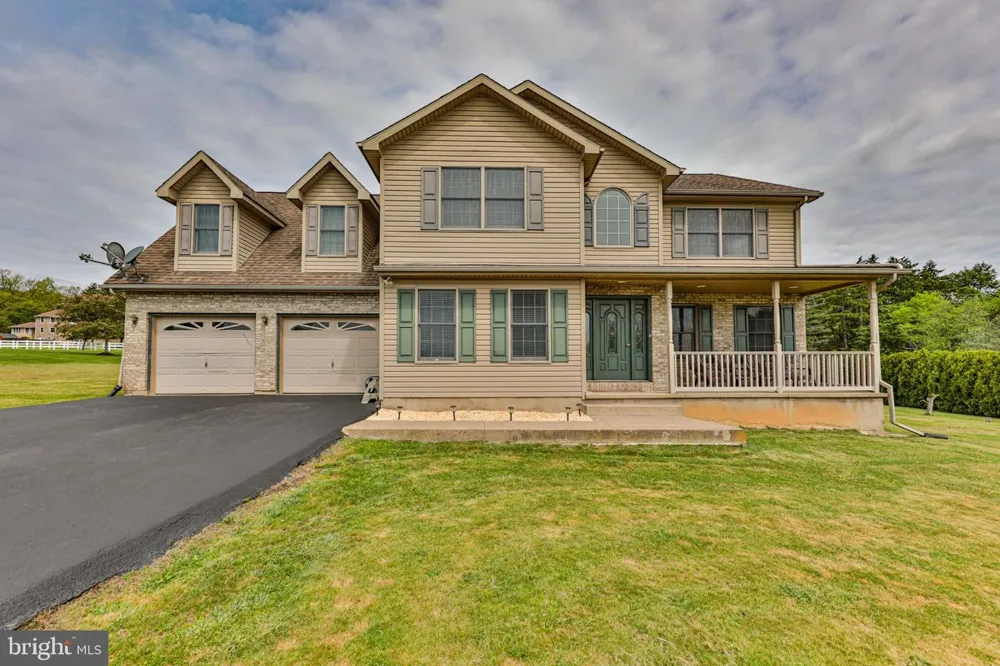 42 LOUIS CIRCLE Drums, PA 18222