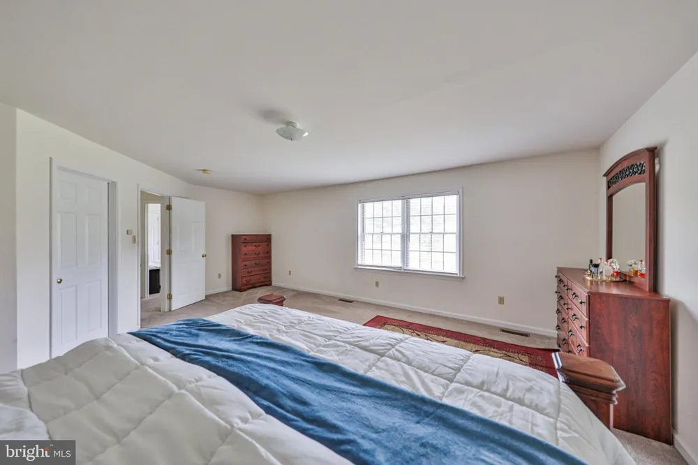 42 LOUIS CIRCLE Drums, PA 18222