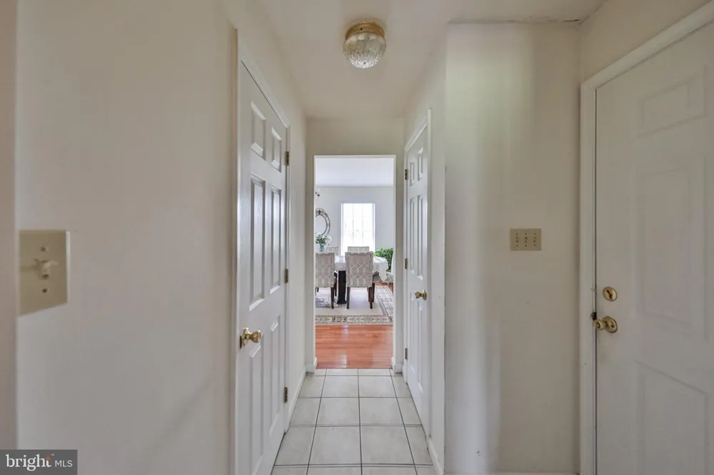 42 LOUIS CIRCLE Drums, PA 18222