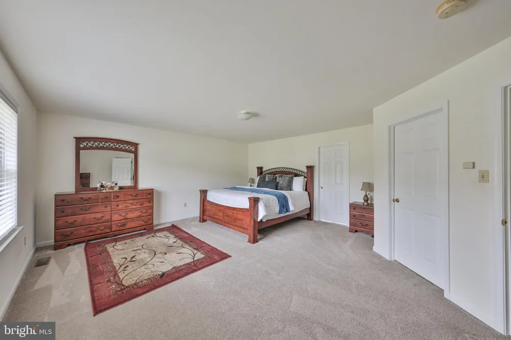42 LOUIS CIRCLE Drums, PA 18222