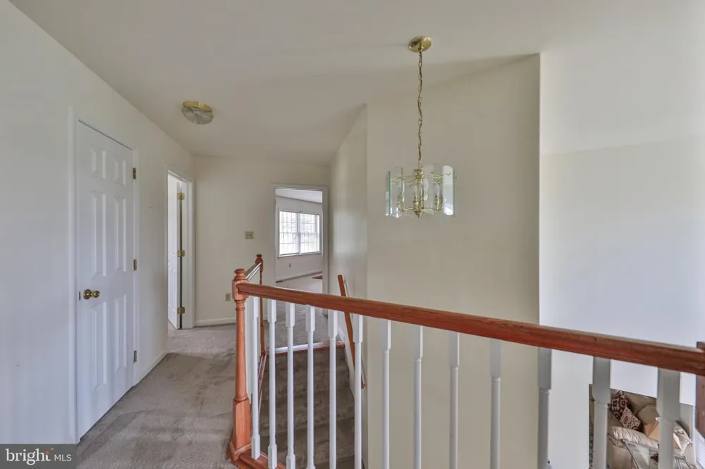 42 LOUIS CIRCLE Drums, PA 18222