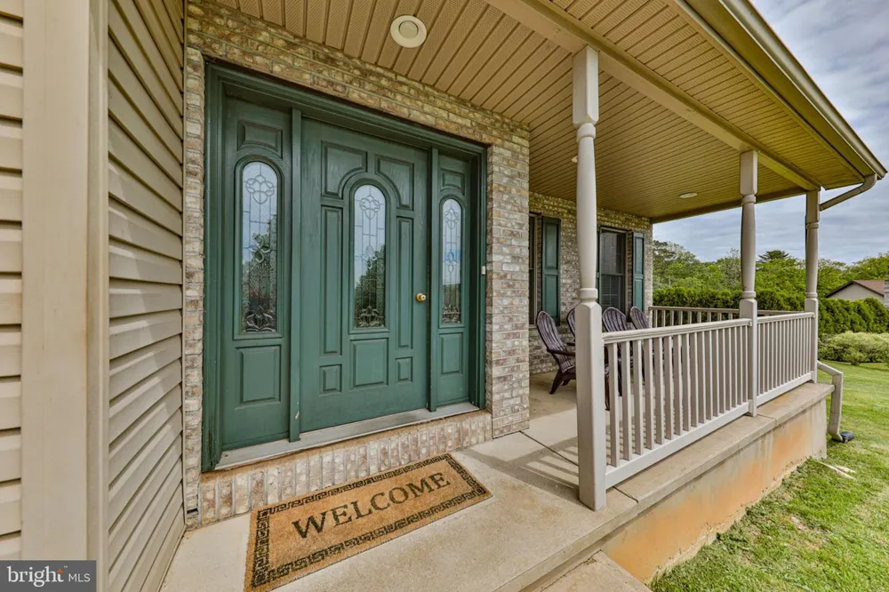 42 LOUIS CIRCLE Drums, PA 18222