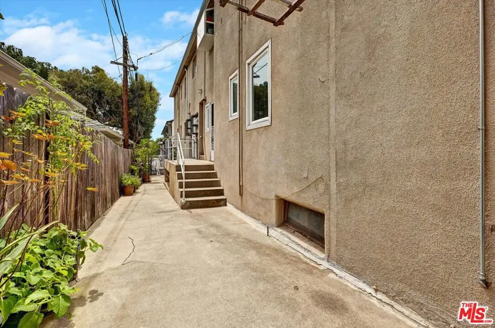 1346 Crescent Heights Boulevard #1 West Hollywood, CA 90046