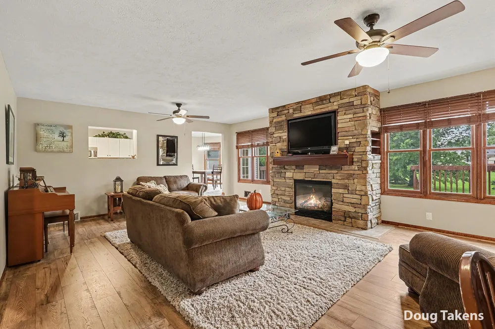 381 White Stag Court SW Grandville, MI 49418