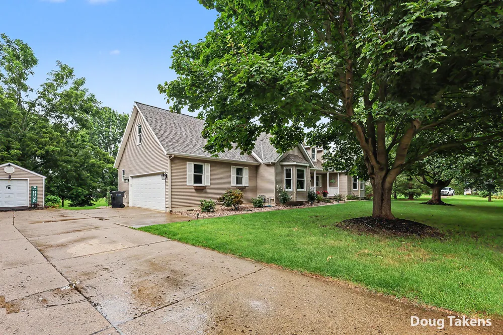 381 White Stag Court SW Grandville, MI 49418
