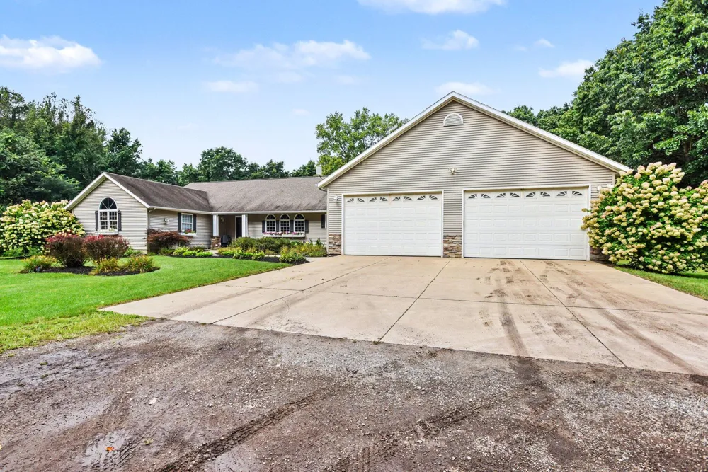 15627 13 Mile Road Battle Creek, MI 49014