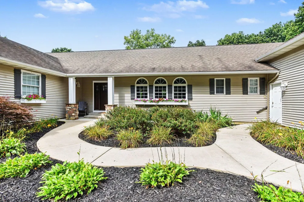 15627 13 Mile Road Battle Creek, MI 49014