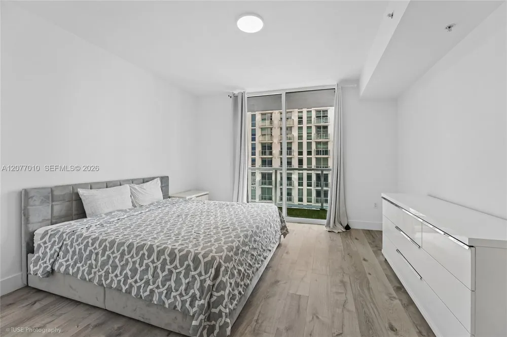 253 NE 2nd St #2104 Miami, FL 33132
