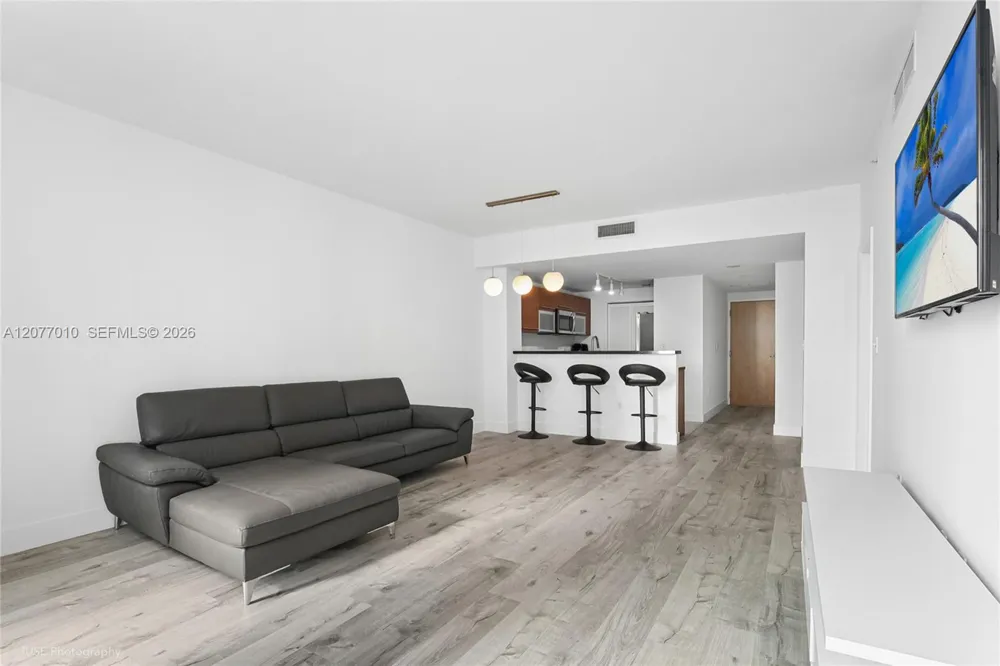 253 NE 2nd St #2104 Miami, FL 33132