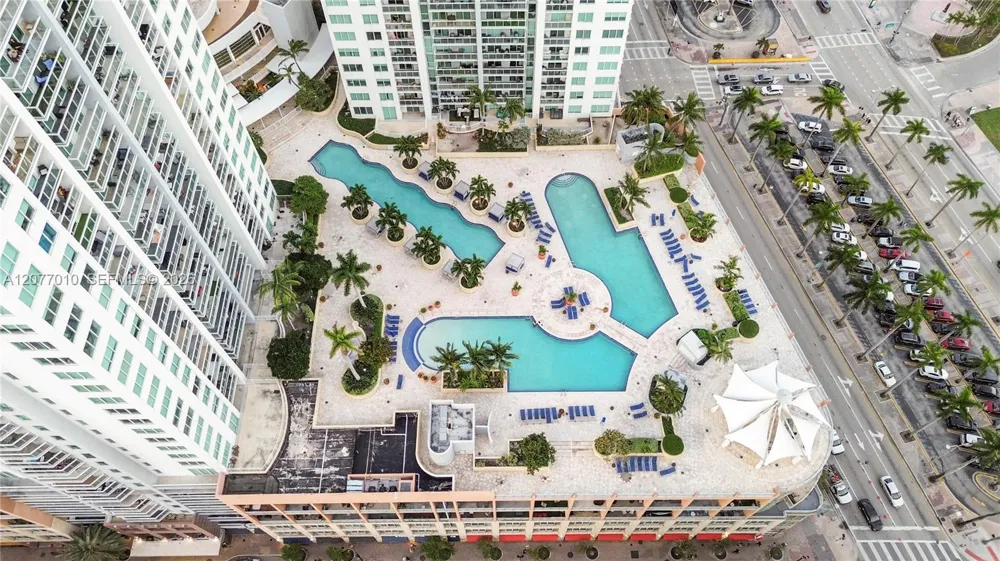 253 NE 2nd St #2104 Miami, FL 33132