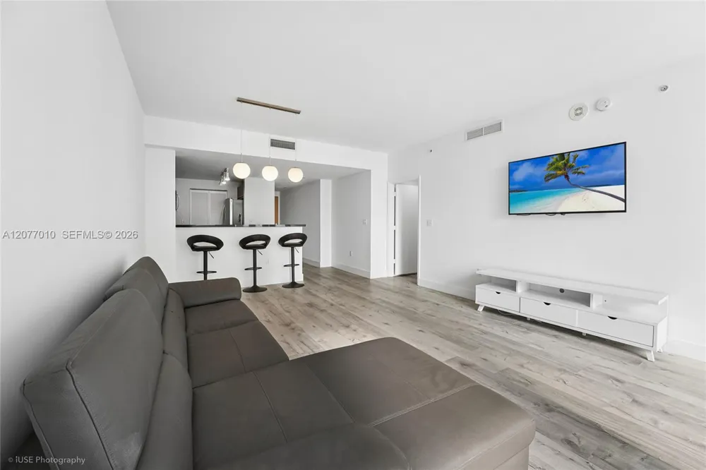 253 NE 2nd St #2104 Miami, FL 33132