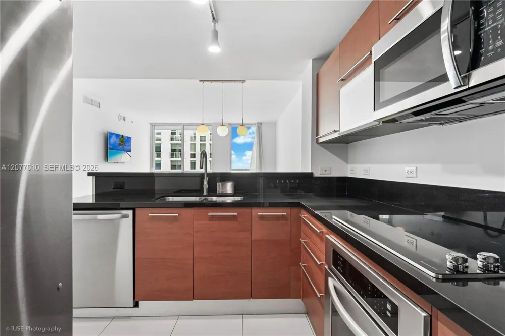 253 NE 2nd St #2104 Miami, FL 33132