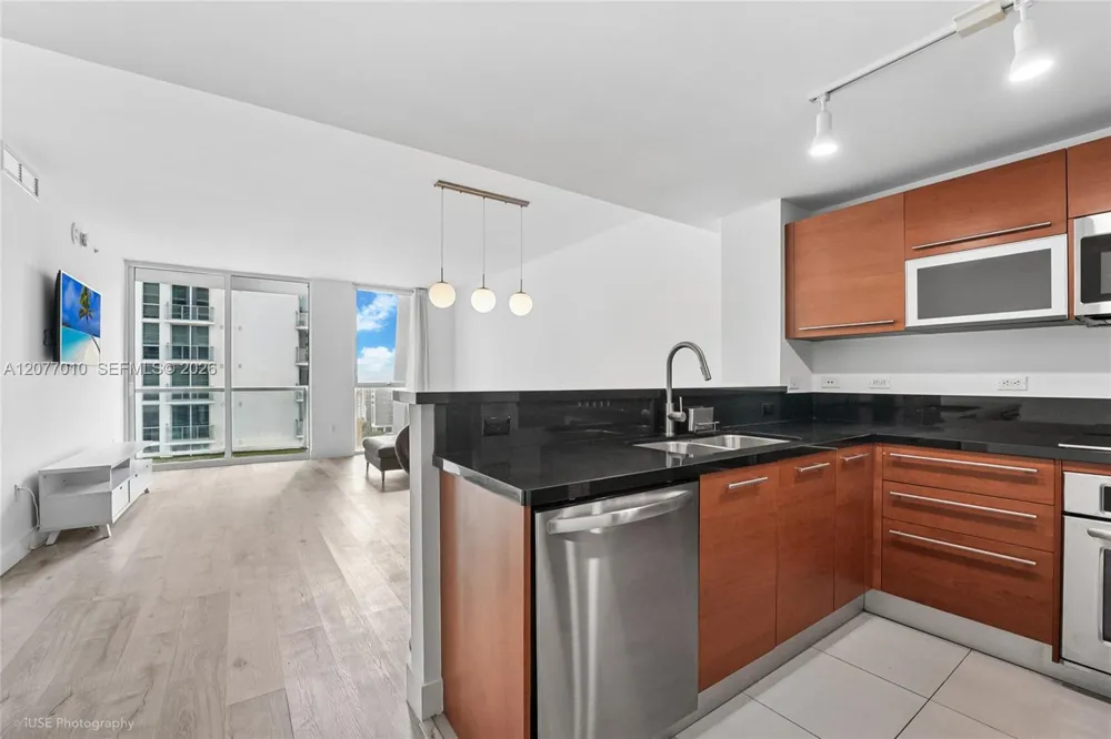 253 NE 2nd St #2104 Miami, FL 33132